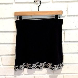Mi Ami Black Embroidered Scalloped Midi Skirt M